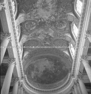 Deckengewölbe in der Schlosskapelle von Versailles