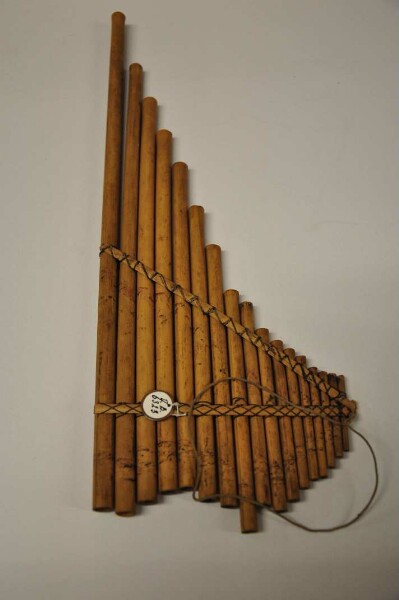 Pan flute for dancers