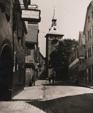 Marbach am Neckar. Schillerstadt. Ansicht des Oberen Tores (Torturm) von Südwesten aus gesehen (Innenseite)