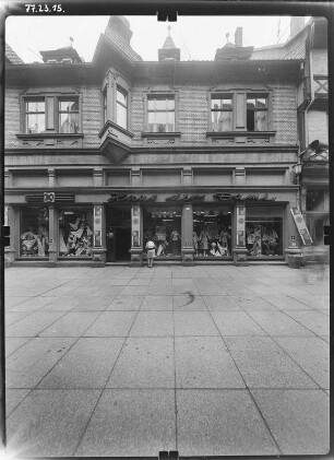 Quedlinburg, Steinbrücke 4/5. Wohnhaus mit Läden. Straßenfront