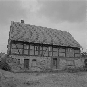 Waldenburg (Sachsen)-Dürrenuhlsdorf, Wohnstallhaus des Vierseithofes, 1. H. 18. Jh., Hofansicht