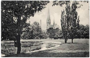 Leipzig Johannapark: Partie mit Lutherkirche