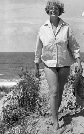 Eva : Frankreich. Dune du Pilat. Das Model Eva an der Atlantikküste