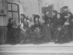 Thüringer Spinnstube : Länderkunde | Ethnographie, Europa | Deutsche Trachten