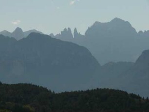 Bergmassive um Bozen mit Santnerspitze, Schlern, Kesselkogel