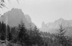 Felsmassiv : Felsmassiv in den Alpen.