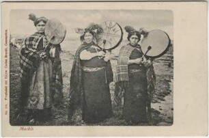Traditionelle Mapuche-Heilerinnen/ religiöse Anführer (Machis)