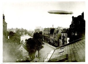Ankunft des Zeppelins über Ottensen