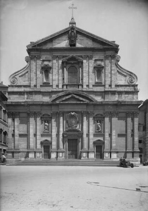 Kirche Il Gesu / Santissima Nome di Gesu