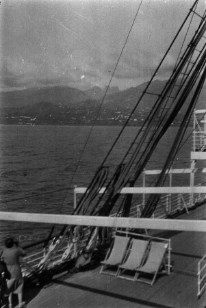 Blick auf Funchal : Blick von der Seeseite aus auf die Stadt Funchal auf Madeira.