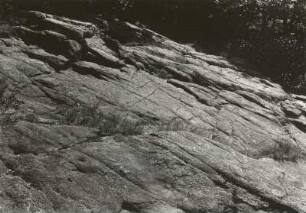 Hohburger Berge. Rundhöckerformen am Kleinen Berg (Quarzporphyr) bei Hohburg