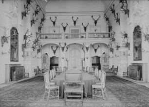 Moritzburg. Jagdschloss (1723/1733 Umbau). Großer Speisesaal mit Geweihsammlung