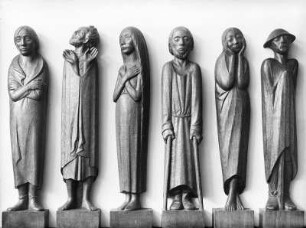 Fries der Lauschenden. Sechs Figuren. Holz, geschnitzt (1930-1935; E. Barlach). Güstrow: Atelierhaus am Inselsee