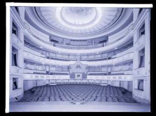Schauspielhaus (auch: Preussisches Theater der Jugend, Konzerthaus), Berlin: Ansicht Zuschauerraum (Negativ zu Inv. Nr. TBS 039,14)