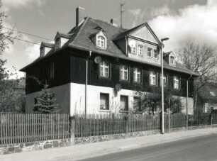 Radebeul, Waldstraße 30 und Wettinstraße 1. Doppelwohnhaus (um 1925)