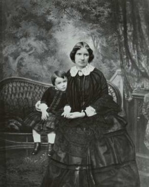 Porträt Jenny Lind-Goldschmidt mit ihrem Sohn Walther : Porträt der Bühnen- und Konzertsängerin Jenny Lind, mit ihrem ältesten Sohn Walter Otto (1853–1929)