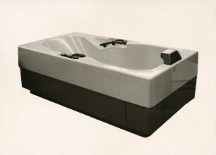Schürzenbadewanne "Coralux 180 S" der Buderus-Aktiengesellschaft