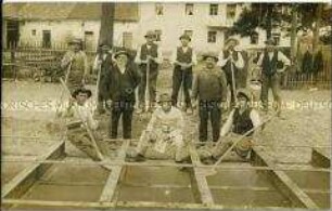 Gruppenbild von Bauarbeitern