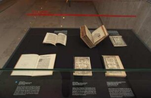 SLUB, Ausstellung "Wie Luthers Worte fliegen lernten" : Ausstellungsvitrine "Fremde"