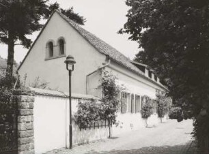 Radebeul, Weinbergstraße 16. Wohnhaus mit Gaststätte "Alter Weinkeller" (um 1845)