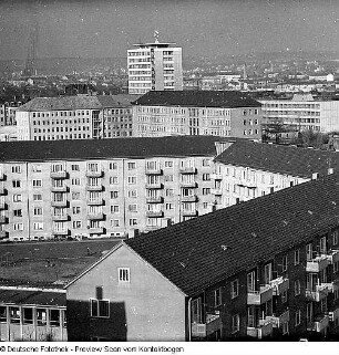 Ernst-Thälmann-Straße, Postplatz, Wilsdruffer Vorstadt (u.a. mit Autoausstellung)