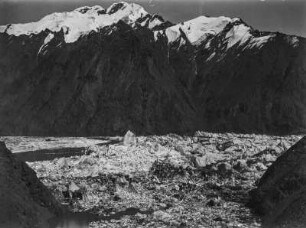 Gletscherrandsee : Vermutlich ein Gletscherrandsee mit Eisschollen im Tian Shan Hochgebirge