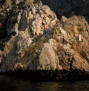 Griechenland, Athos, Felsklippen am Fuß des Berges Athos