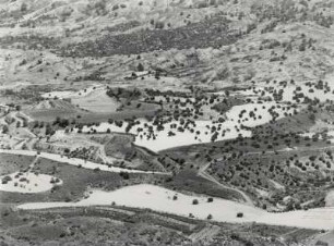 Blick über die Landschaft des Klosters Stavrovuvoni bei Larnaca