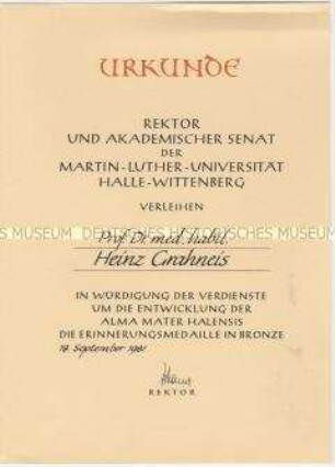 Verleihungsurkunde zur Erinnerungsmedaille der Alma Mater Halensis in Bronze - Personenkonvolut