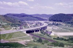 Talbrücke, Sechshelden