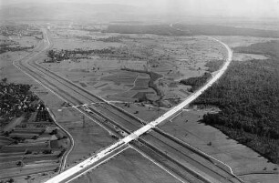 Trassierung mit Blick nach Süden Im Vordergrund Kinzigbrücke Griesheim in km 693,861