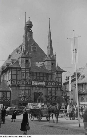 Vorderansicht des Rathauses