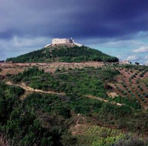 Kyllini. Chlemutsi = Clairmont = Kastell Tornese. Chlemutsi = Clairmont = Kastell Tornese auf einem Tafelberg oberhalb von Kyllini (= Glarenka = Clarence)
