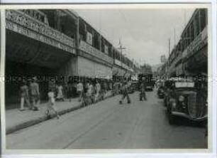 Belebte Hauptstraße in Port of Spain, Hauptstadt von Trinidad und Tobago