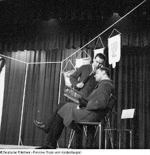 Kabarett Herkuleskeule mit Programm "Lach schneller, Genosse", Dresden 1968. Mit Gisela Grube, Jutta Rockstroh, Fritz Ehlert, Hans Glauche, Matthias Griebel und Manfred Schubert