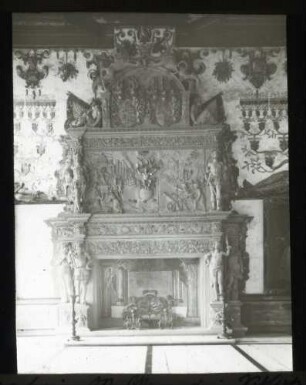 Schloß, Kamin