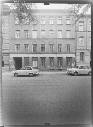 Görlitz-Altstadt, Elisabethstraße 34. Wohnhaus mit Laden (um 1875). Straßenfront