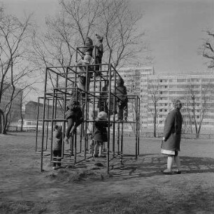 Dresden. Zentraler Spielplatz zwischen Wallstraße und Dr.-Otto-Nuschke-Straße