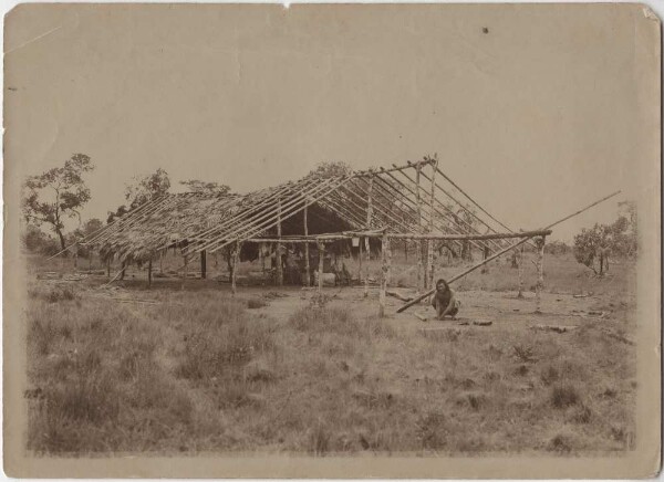 Construction d'une maison d'hiver chez les Kayapó d'Adutire