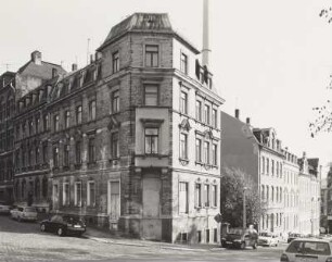 Wohnhaus mit ehem. Laden