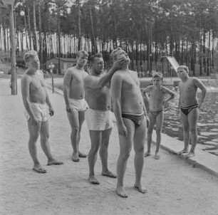 Schwimmlehrgang Wittichenau : Wittichenau. Wald- und Strandbad. Schwimmlehrgang
