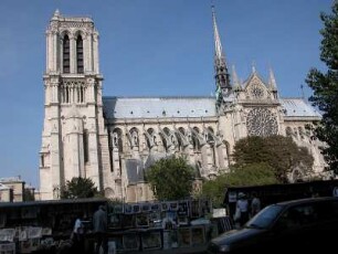 Kirche Notre Dame, gesamte Seitenansicht