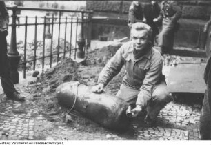 Dresden, Entschärfung von Bomben, 1959/64