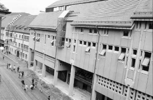 Freiburg: Neubau Kaufhaus Schneider neben Regierungspräsidium vom Kaufhaus für Alle