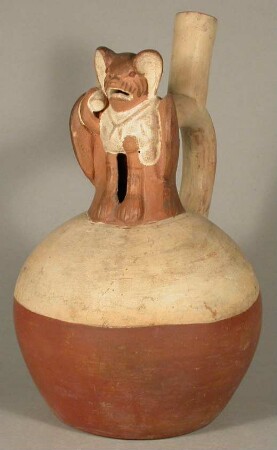 Applikation: anthropo-zoomorphe Figur (Fledermaus)
