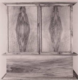 Altar. Neuaufstellung und Verwendung von 4 spätgotischen Reliefs (süddeutsch?)