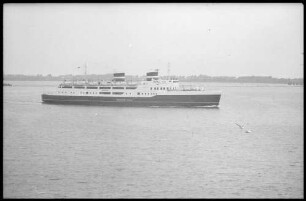 [Fähre Gossenbrode-Gedser:] auf See, Fährschiff Dronning Ingrid auf See
