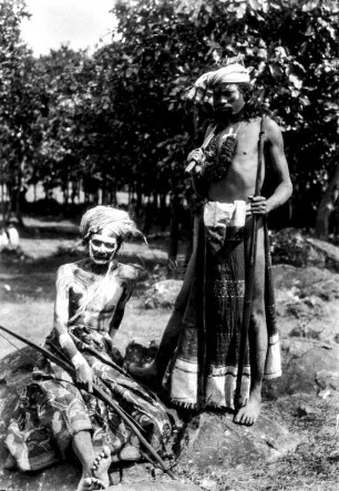 Büffelhorntänzer (Deutsche Indien-Expedition 1926/1929 - 6. Nordindien)