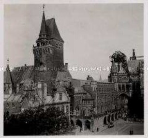 Aachen, Neues Rathaus, Altes Rathaus und ausgebrannte Dompropstei