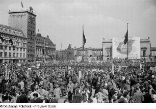 Demonstranten auf dem Augustusplatz